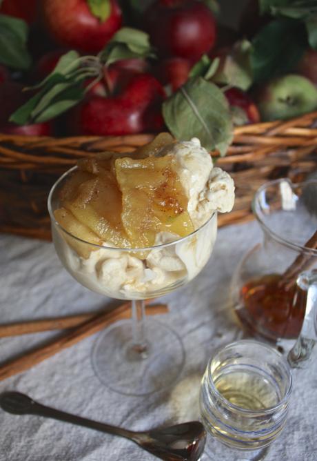 Bourbon Ice Cream w. Maple Roasted Apples