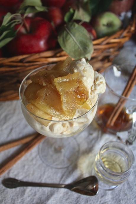 Bourbon Ice Cream w. Maple Roasted Apples