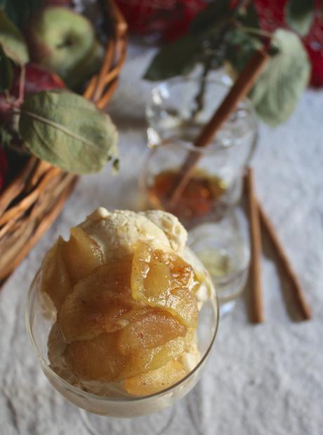 Bourbon Ice Cream w. Maple Roasted Apples