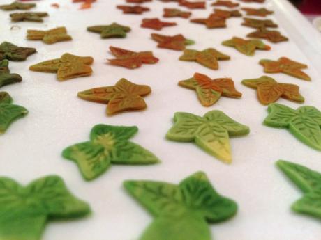 ombre marbled fondant icing autumn leaves for cake decoration