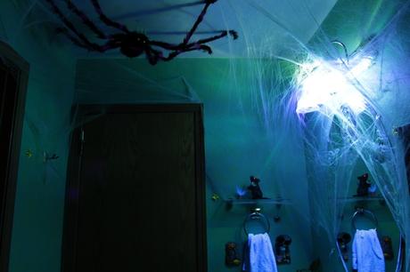 bathroom halloween decoration tips advice how to ideas inspiration spider ceiling sink scary spooky