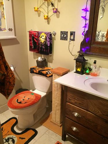 bathroom halloween decoration tips advice how to ideas inspiration festive fun theme classic