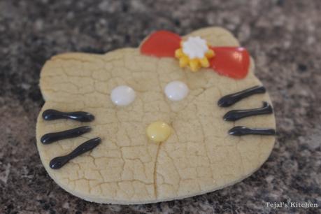 Cut out Sugar Cookies – Hello Kitty