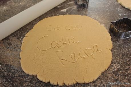 Cut out Sugar Cookies – Hello Kitty