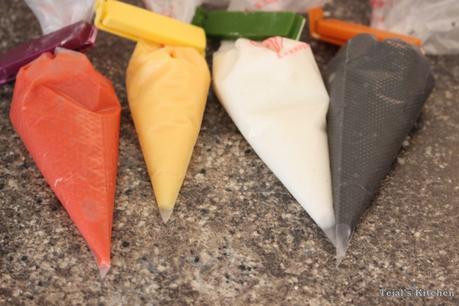 Cut out Sugar Cookies – Hello Kitty