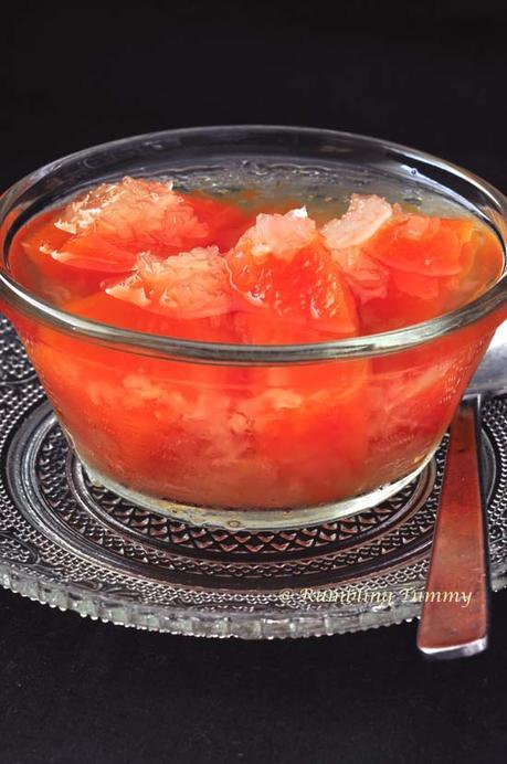 Papaya with white fungus sweet soup (木瓜雪耳糖水)