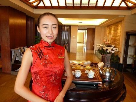 Maria Wang Huan Huan - Gongfu tea ceremony The Ritz Carlton Sanya Yalong Bay Club Lounge
