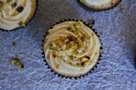 Lemon & Pistachio Cupcakes