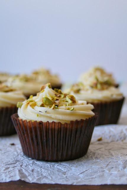 Lemon & Pistachio Cupcakes