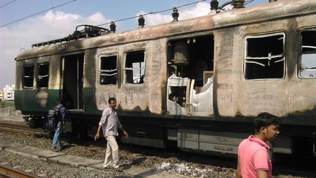 fire in MRTS Chenai - 2 compartments gutted - none injured !