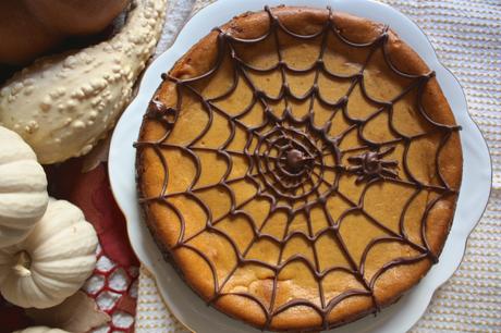 Pumpkin Cheesecake with Gingerbread Cookie Crust