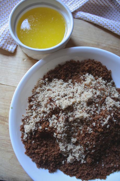 Pumpkin Cheesecake with Gingerbread Cookie Crust