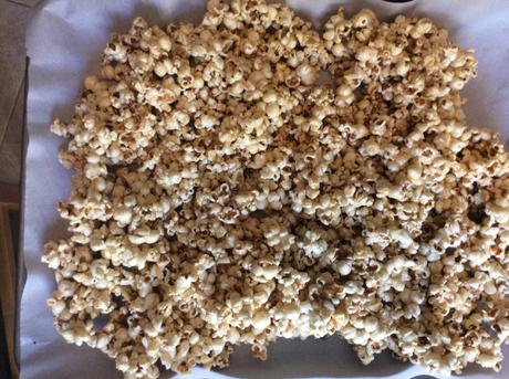Knock-off Recipe: Zebra Popcorn. So Yummy!