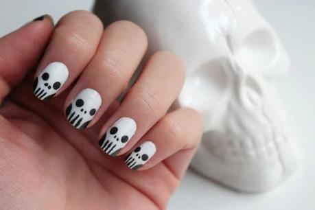 amazing-halloween-nail-art-designs-pics-pictures-images-photos-11