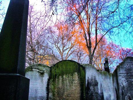 The #London Nightly Photoblog For #Halloween2015… Bunhill Fields at Sundown