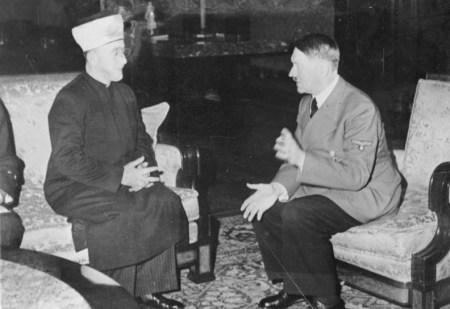 Hitler-hosts-the-Mufti-792x543