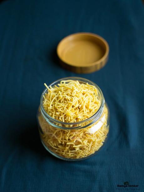 sev - omapodi - plain sev recipe - easy diwali snacks