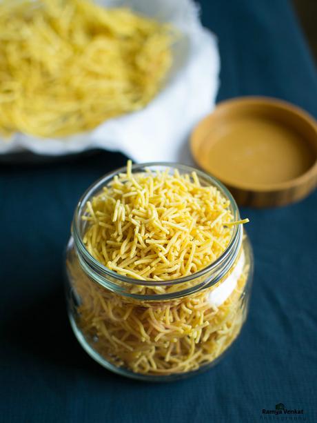 sev - omapodi - plain sev recipe - easy diwali snacks