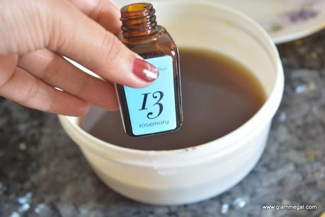 rosemary oil treats hair fall