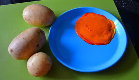 Halloween todder crafts - potato pumpkin printing