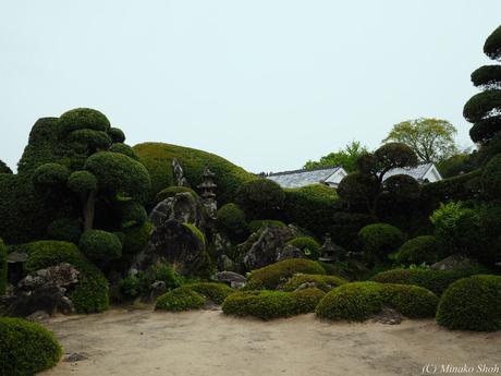 武家屋敷の石垣が質実剛健を思わせる，薩摩の小京都・知覧 / Chiran, with samurai residences and beautiful Japanese-style gardens.