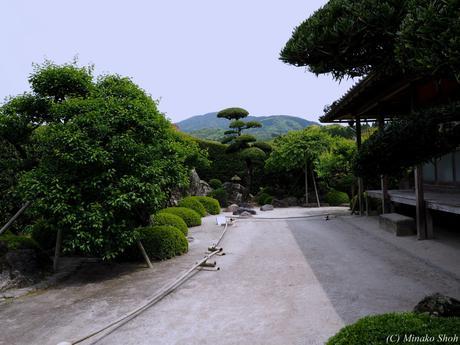 武家屋敷の石垣が質実剛健を思わせる，薩摩の小京都・知覧 / Chiran, with samurai residences and beautiful Japanese-style gardens.