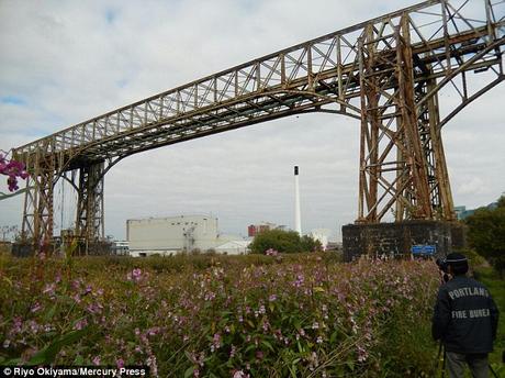 Warrington Transporter bridge ~ Japanese tourist chasing dreams
