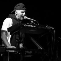 Autre_Ne_Veut_at_Bowery_Ballroom_09