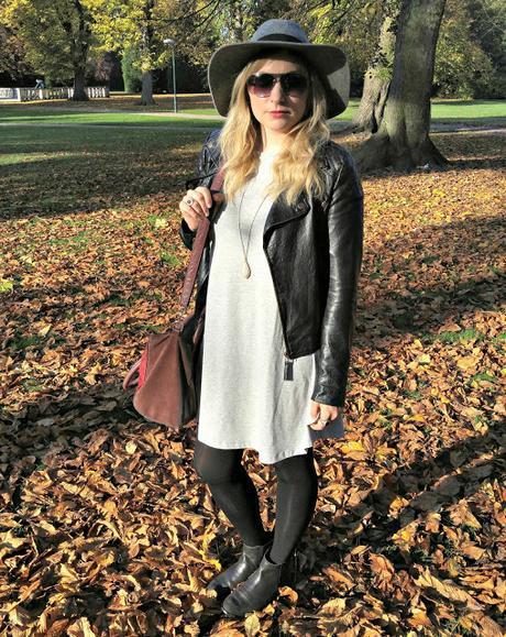 Embracing Autumn // Grey, Berry and Black Outift