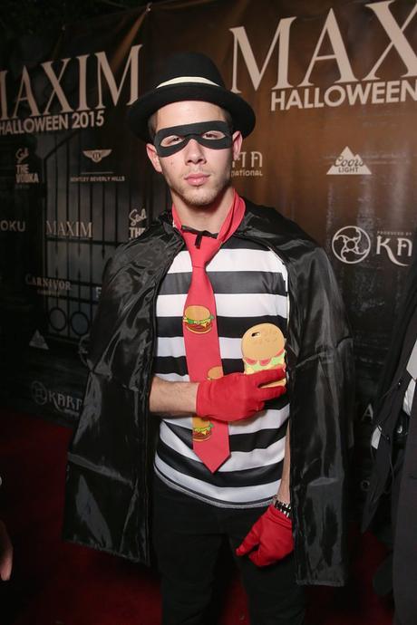 Nick-Jonas-Hamburglar-Halloween-Costume-Pictures