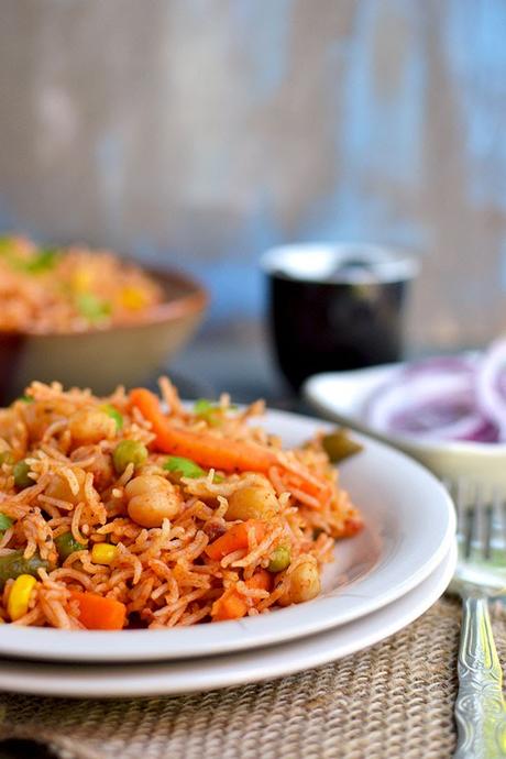 Rice with Makhani gravy & vegetables