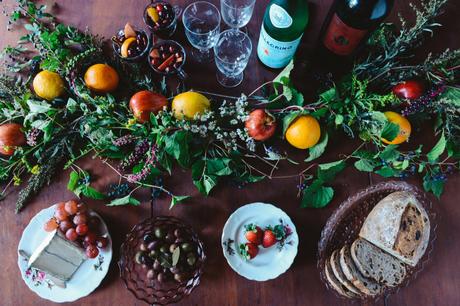 Mulled Wine and a Holiday Spread // www.WithTheGrains.com