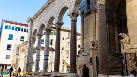 Flanked by stairs and surrounded by dramatic columns, the Peristil is one of the most photographed spots in the city.