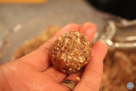 Date & Nut Ladoo – Diwali Sweets