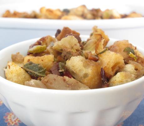 Turkey Trimmings: 50 Amazing Thanksgiving Side Dishes Bread Cube Stuffing
