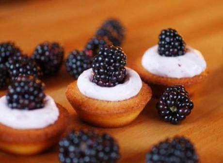Mini Blackberry Cupcake Bites