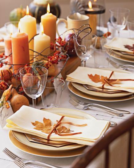 leaf on napkins table setting