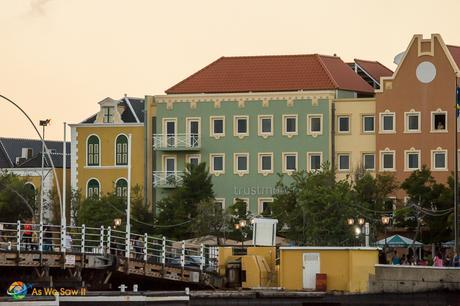 Muted colors on buildings as the sun ends the day.