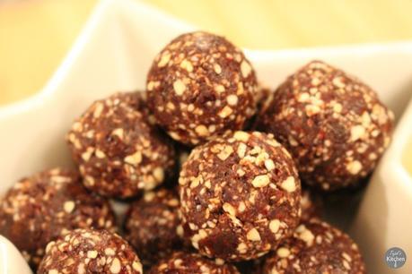 Healthy Oat Cashew Balls Healthy Oat Cashew Balls