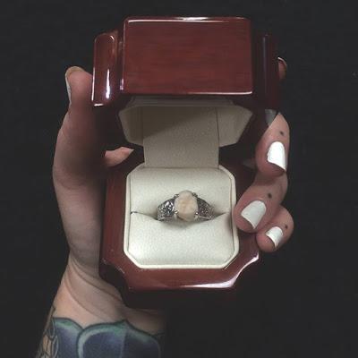 An Engagement Ring with the Fiance’s Wisdom Tooth - Yes or No?