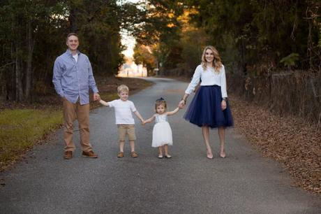 Fall family photos in a navy and white color palette-The Samantha Show
