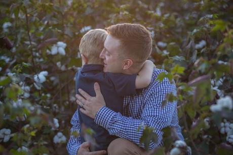 Fall family photos in a navy and white color palette-The Samantha Show
