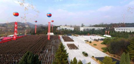 Overview of a statue unveiling ceremony held at the Kim Il Sung University of Politics in Pyongyang on November 20, 2015 (Photo: KCNA).