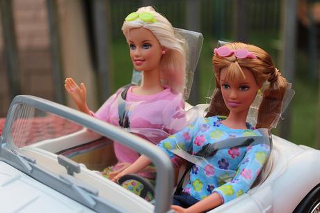 Let's Drive Barbie and Skipper 2 Pack