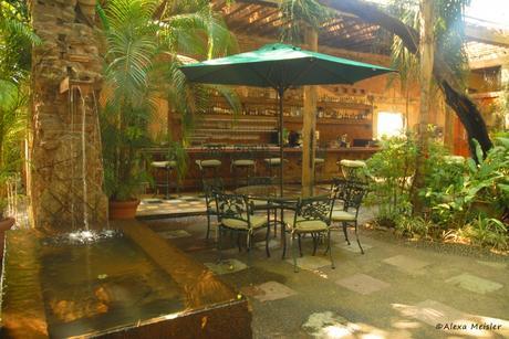 el-presidio-cocina-de-mexico-outdoor-patio-mazatlan