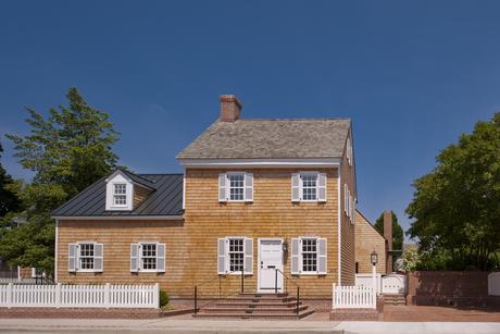 Cedar shingle facade of Delaware renovation by Robert M. Gurney Architect