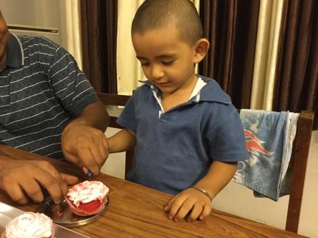 Two Toned Tofu Vanilla Vegan Cupcakes