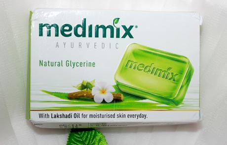 Medimix Ayurvedic Natural Glycerine With Lakshadi Oil Soap Review