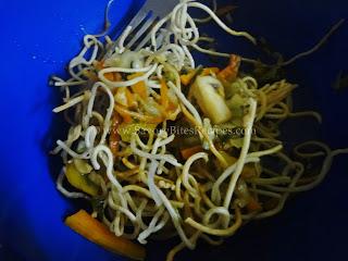 Crispy Burnt Garlic Veggie Noodles