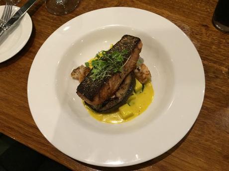 Adelphi_Bar_And_Grill_Salmon